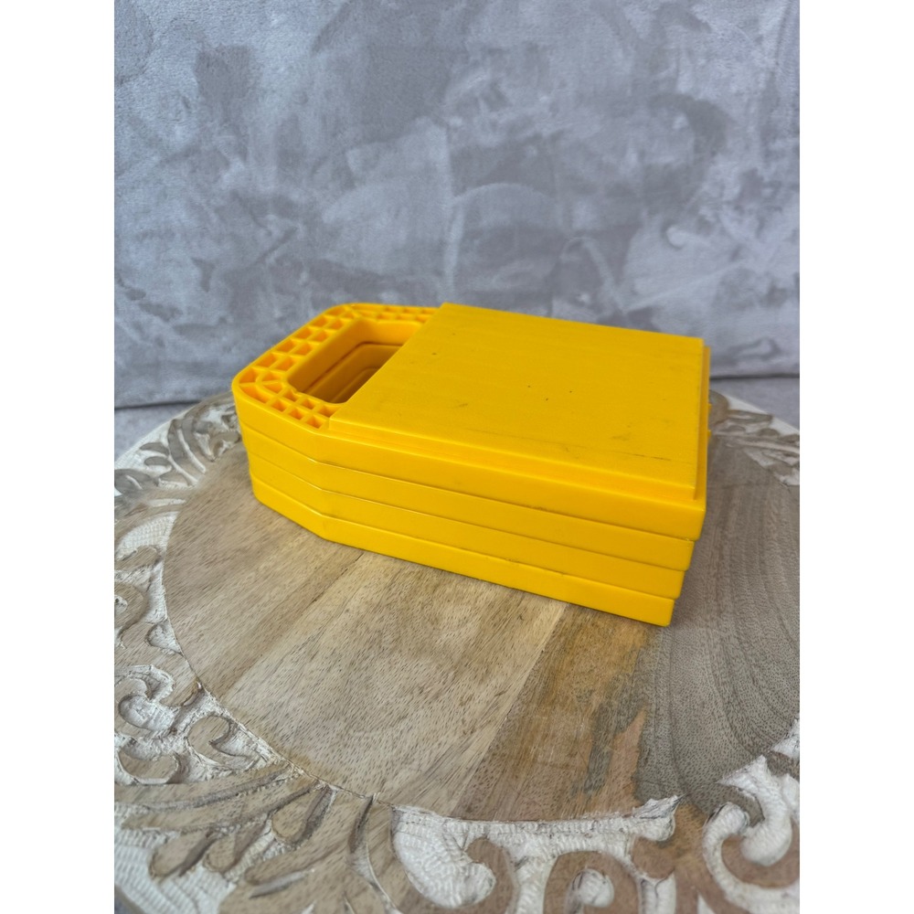 Camco RV Leveling Blocks Yellow Stackable Trailer Stabilizer Pads Set of 4